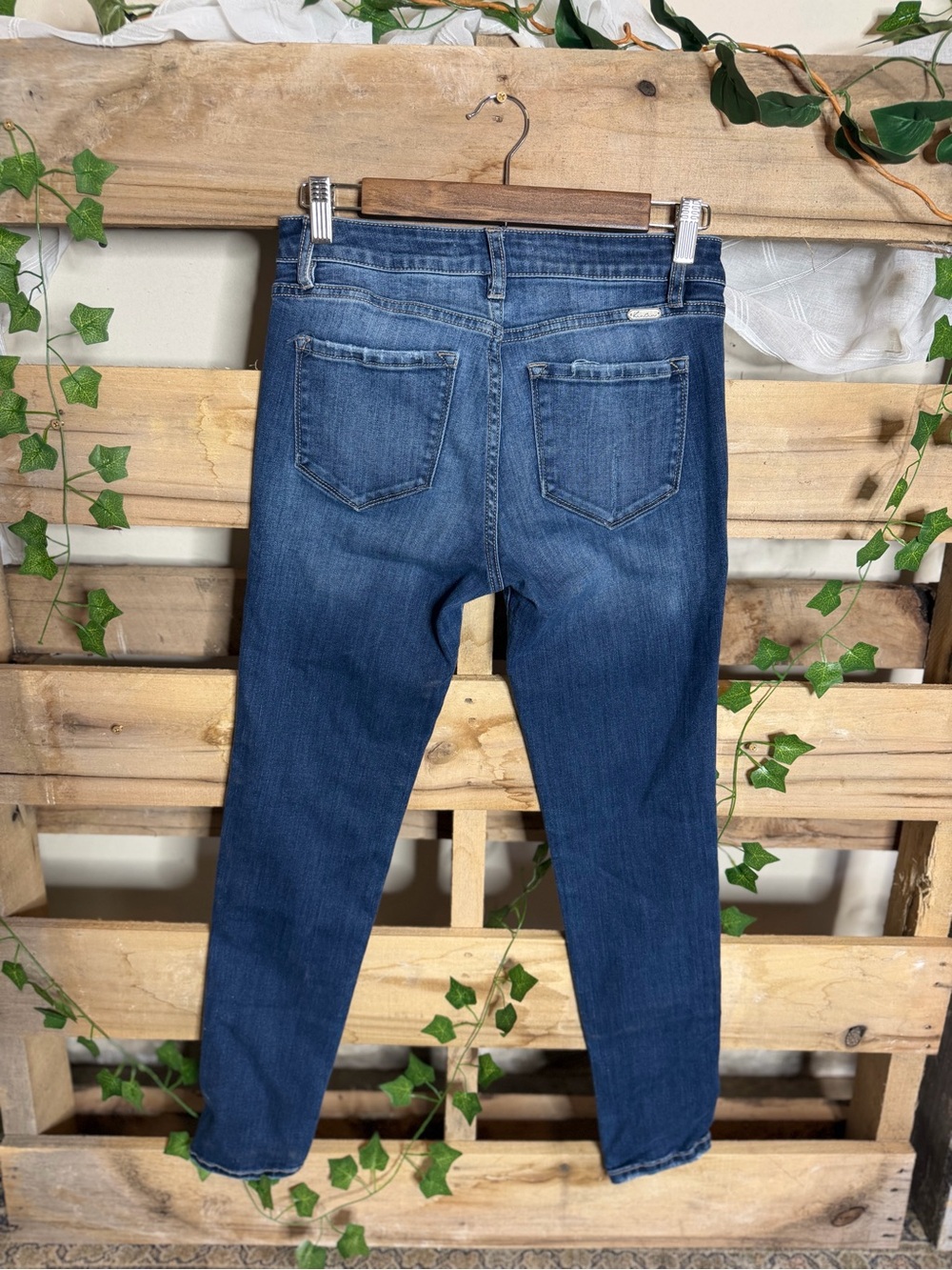 KanCan Skinny Jeans in Dark Blue Wash - Picture 2 of 5